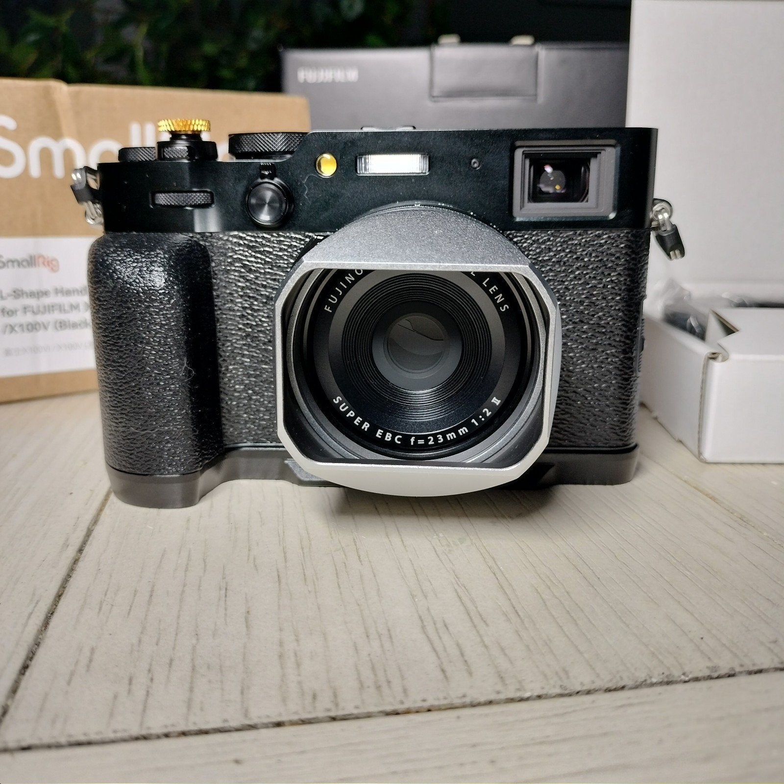 PERFECT Fujifilm x100 vi Camera + Many Extras